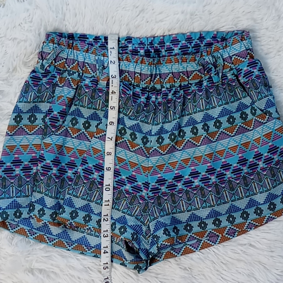 B Bop colorful patterned Shorts M SIZE - Picture 9 of 10